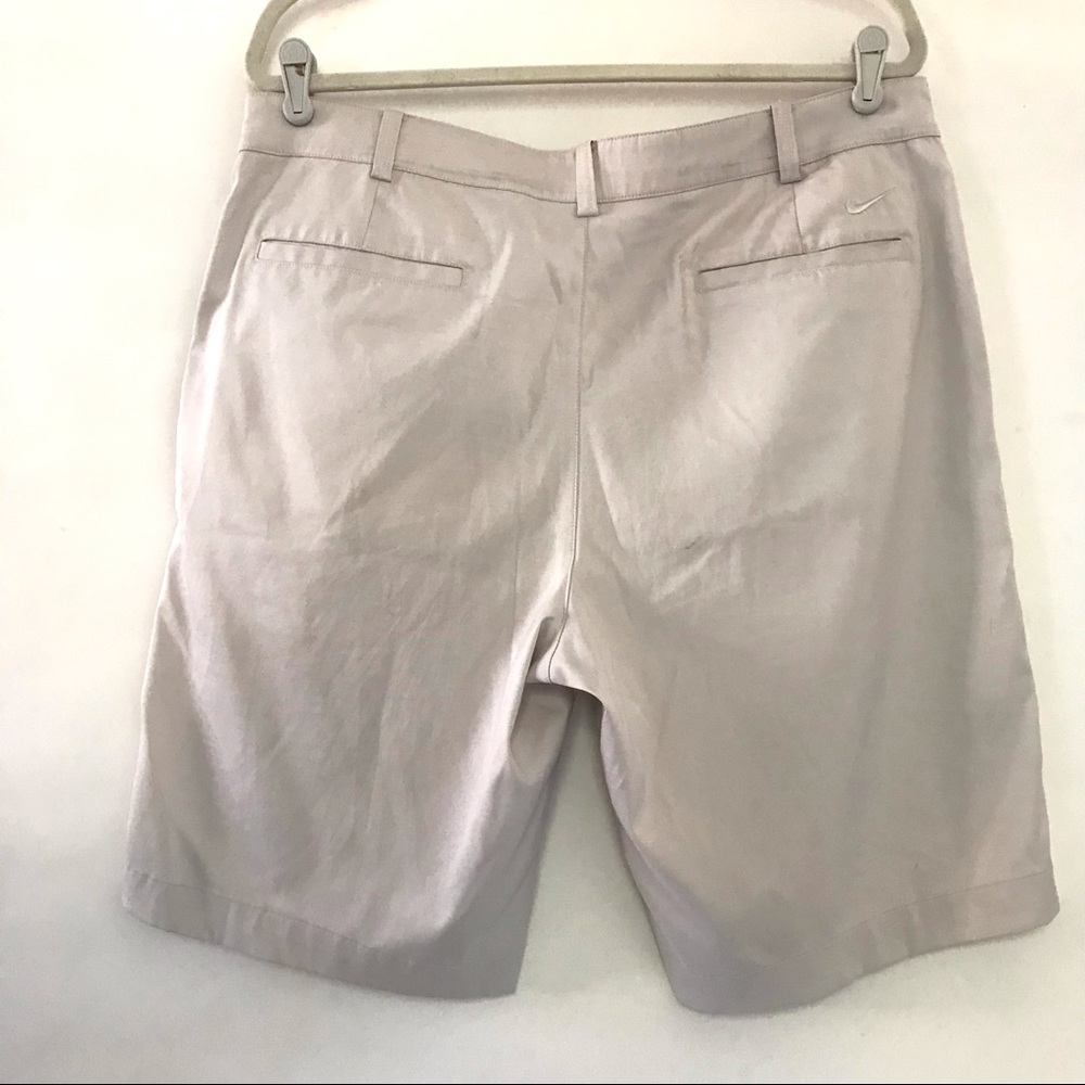 Nike Golf Dri-Fit Men's Shorts
Tour Performance Size 36  Ivory Beige Flat Front